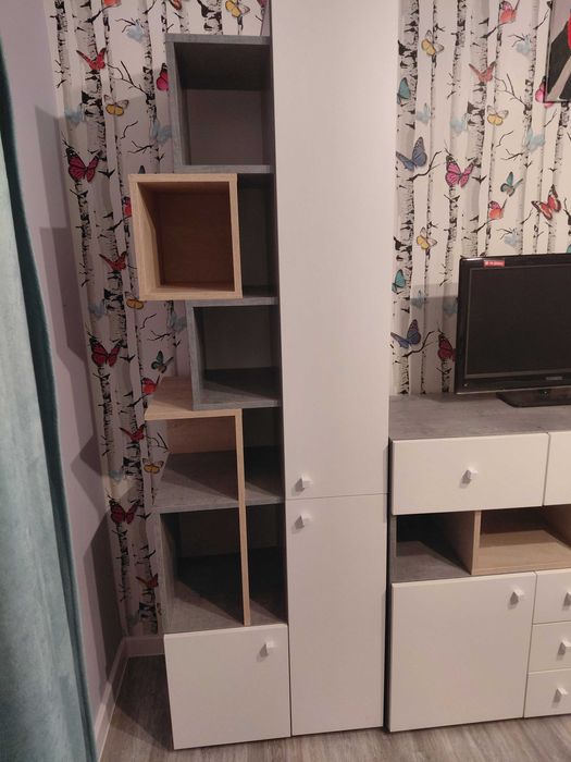 zestaw mebli (biórko, komoda, dwie szafki,półka wisząca,fotel)