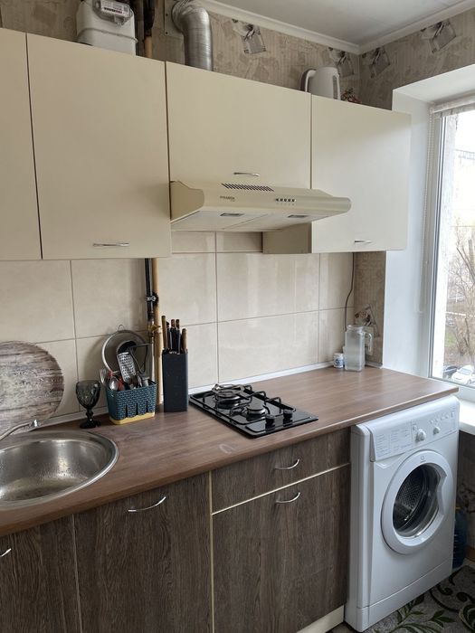 Продам 1к на ж/м Тополя