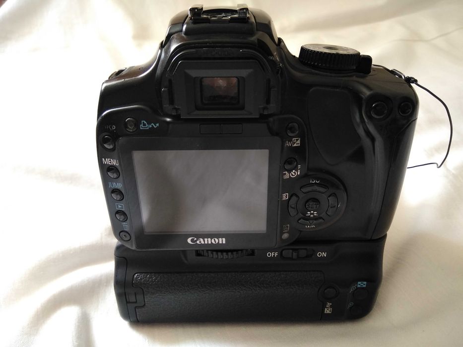 Продам фотоапарат Canon EOS 400D