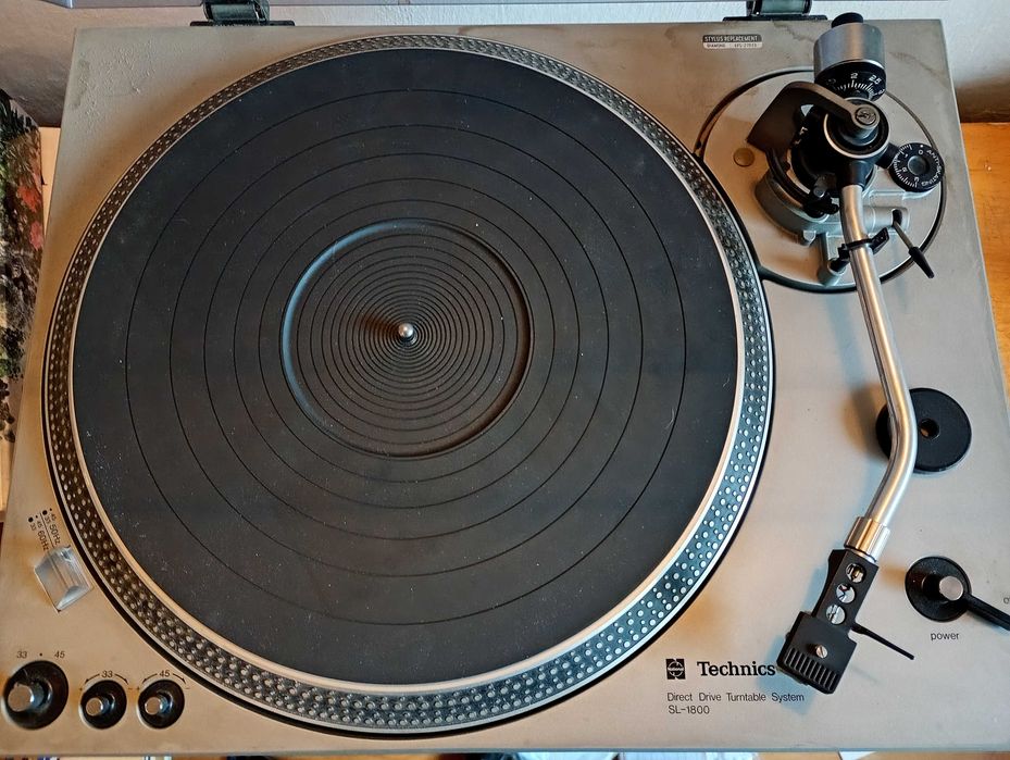 Gramofon Technics SL 1810