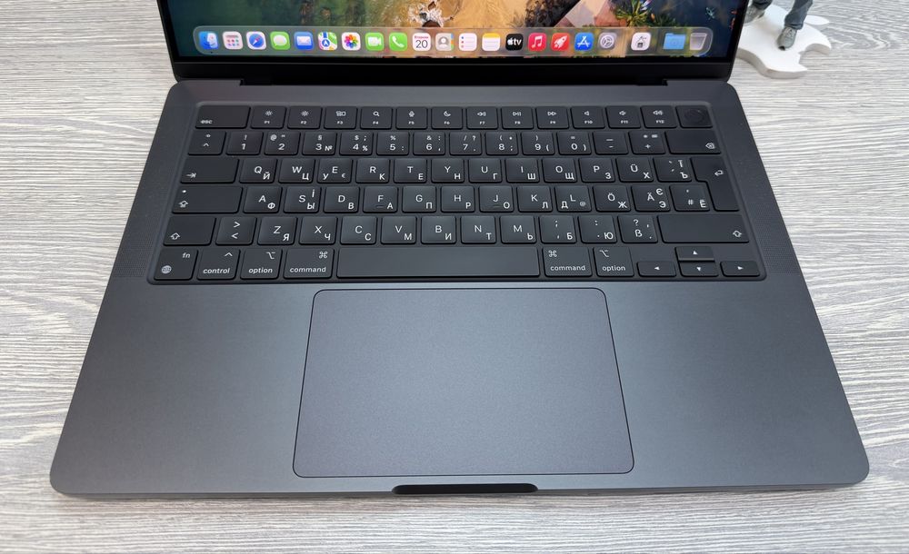MacBook Pro 14  M4 / RAM 16 / SSD 512 GB / GPU 10 / CPU 10 / Space Black / 2024 / MDM