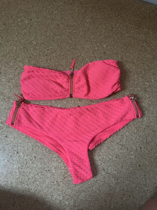 Neonowy strój kąpielowy