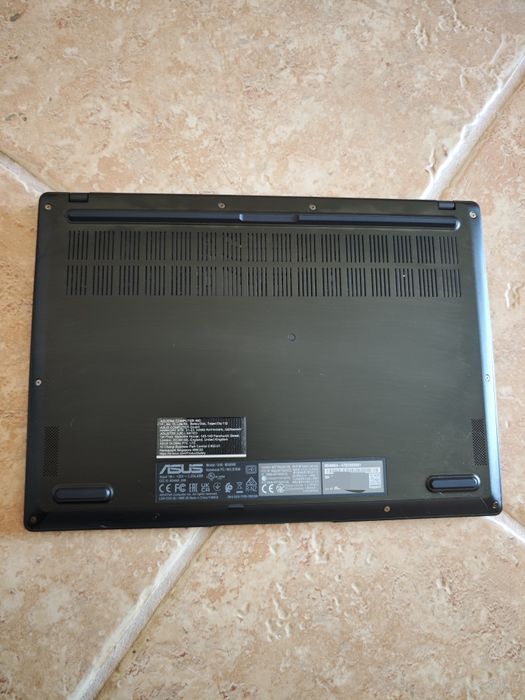 ASUS vivobook S14 OLED