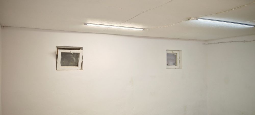 Wynajmę garaże z kanałem i murowane pomieszczenia magazynowe