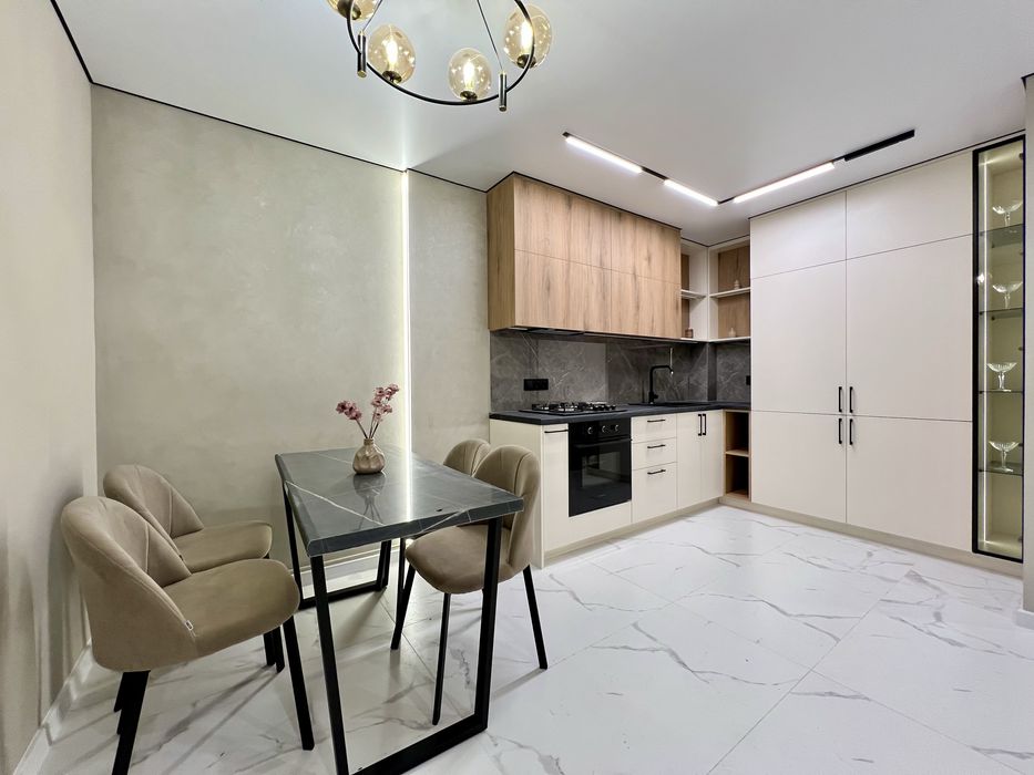 Продаж двокімнатної квартири з ремонтом