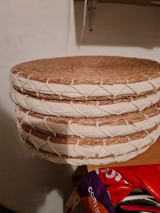 Almofadas com revestimento em verga