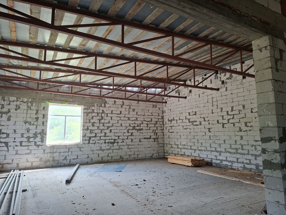 Продаються виробниці (комерційні) приміщення