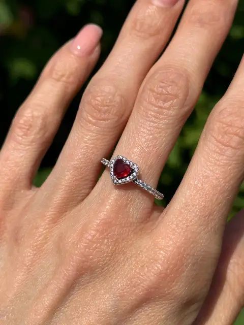 Срібна каблучка Pandora “Червоне серце”, 925 проба