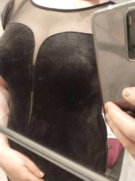 Czarna krótka sukienka