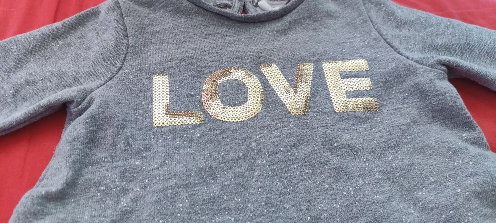 Dziewczęca sukienka na długi rękaw