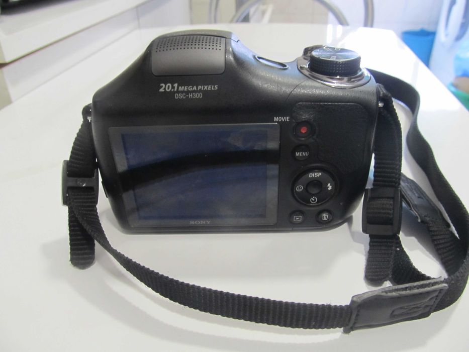 Máquina Fotográfica Sony DSC - H300