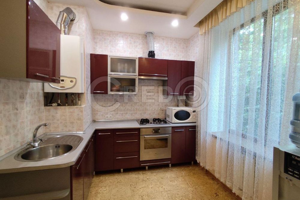 Продаж великої 3кімнатної квартири з "автономкою". Покровський район.