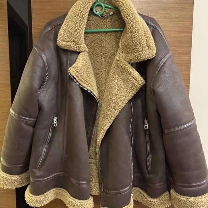 Верхній одяг(дублянка zara)