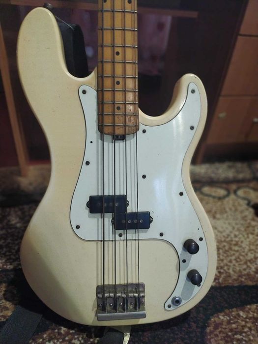 басс гітара Action bass від Musima