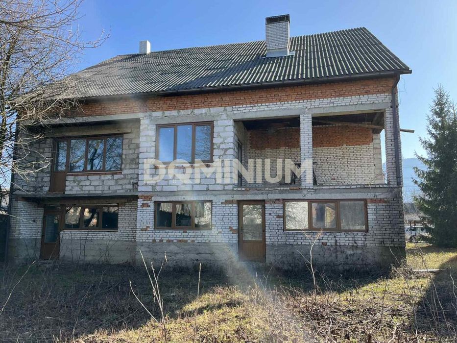 Продається будинок в м.Тячів