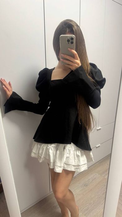 Сукня чорна класична