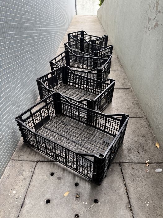 5 cestos de plásticos 60x40x20 cor preto