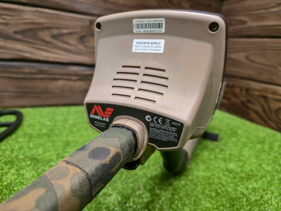 Металошукач Minelab Safari