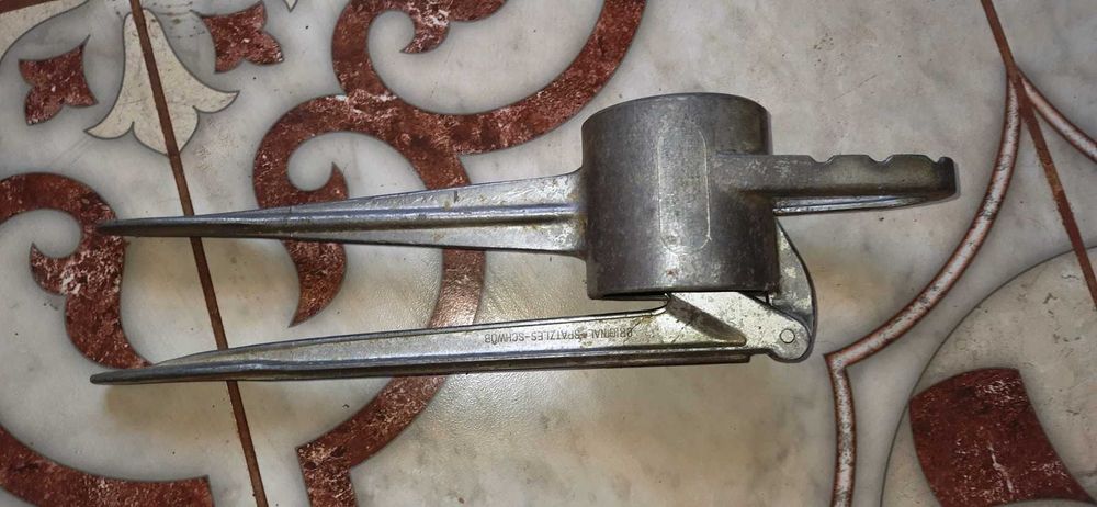 Овощная давилка.Мясорубки совдеповского производства