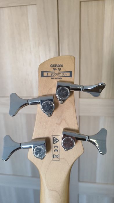 Baixo elétrico de 4 cordas IBANEZ GSR200-BK