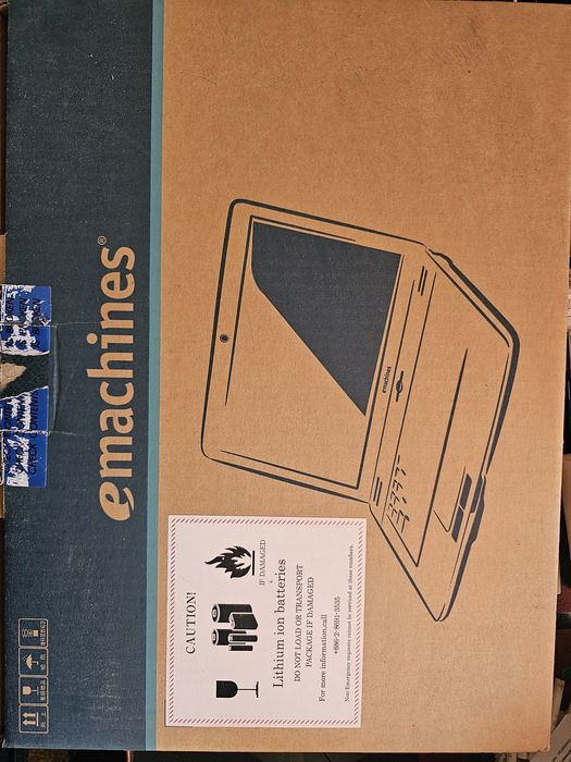 Ноутбук Acer eMachines E725-432G32Mi