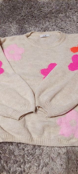 Sweter wiosenny w kwiaty HAILYS