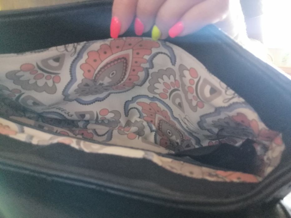 Torebka na ramię Guess