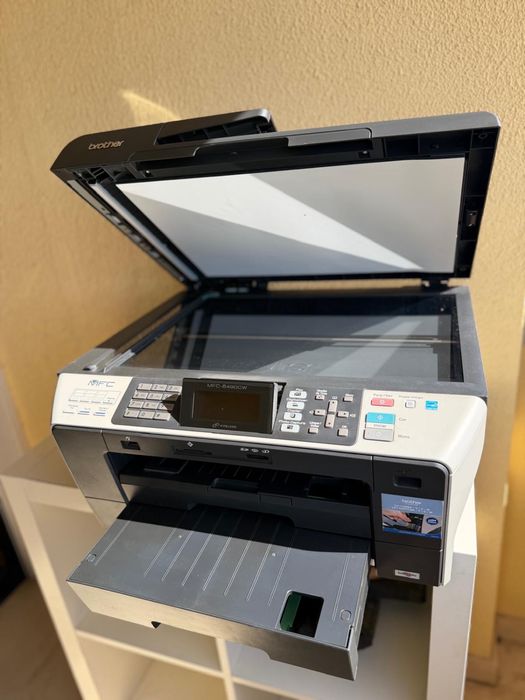 Impressora Brother MFC-6490CW