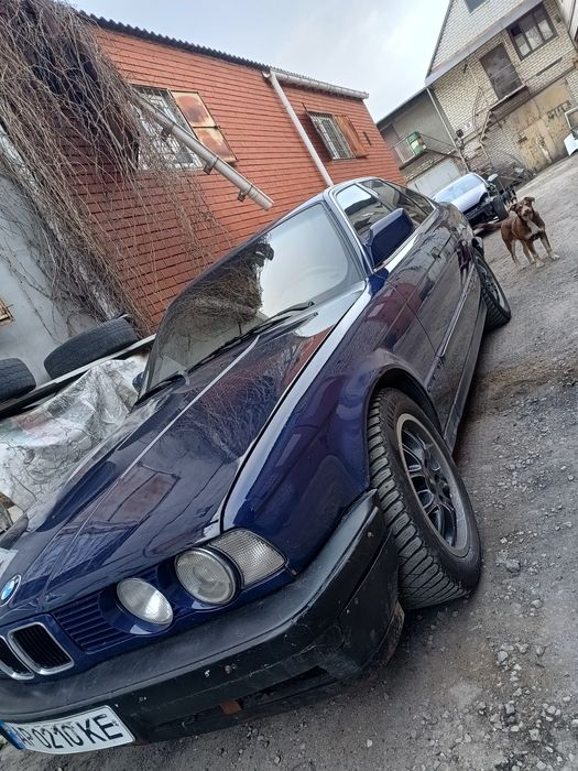 Продам е 34 в хорошем состоянии