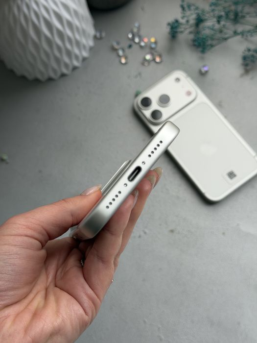 Apple iPhone 17 Pro 256GB Silver. Neverlock. Esim