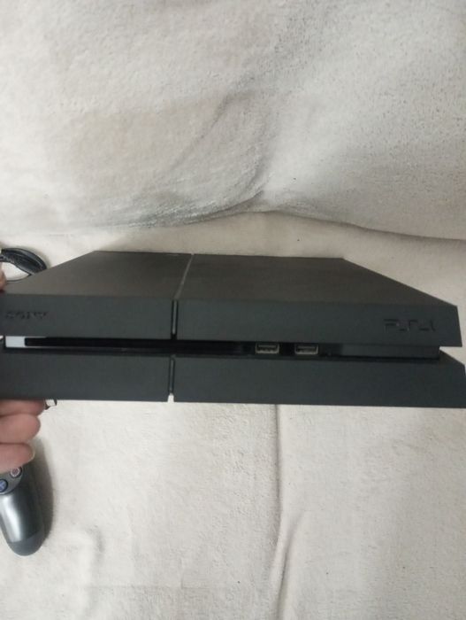PlayStation 4 - 1TB