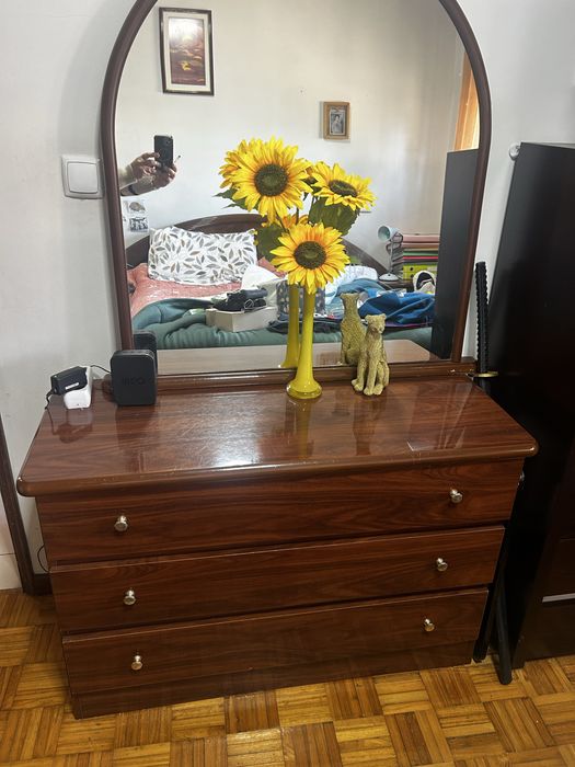 Cómoda  com gavetas