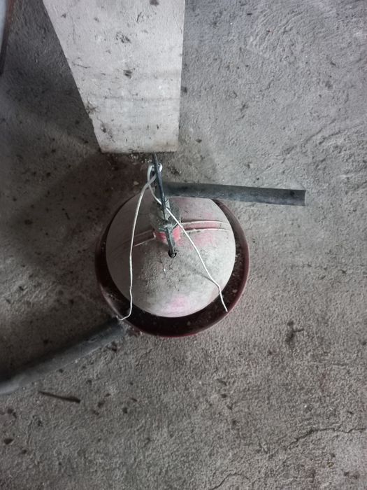 Bebedouro suspensão galinhas