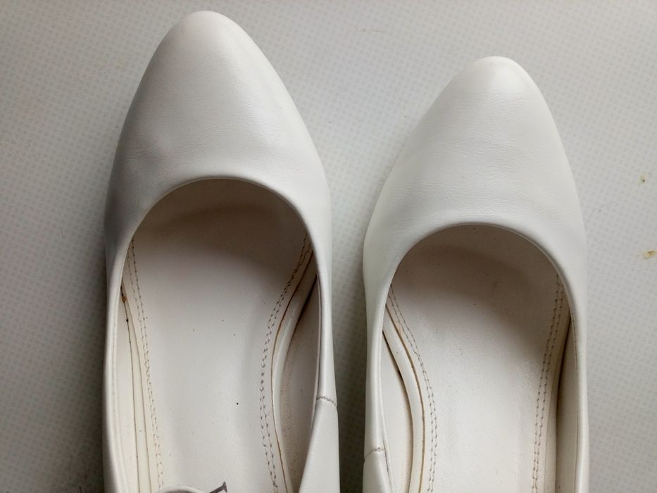 Туфлі на каблуку (весілля,випуск)