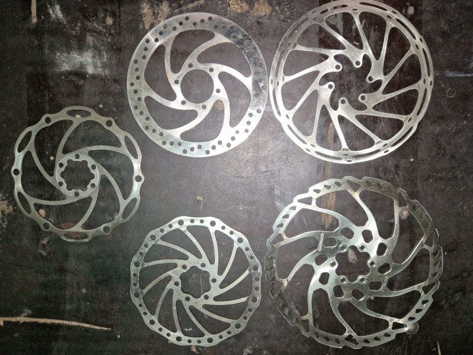 Продам велозапчастини