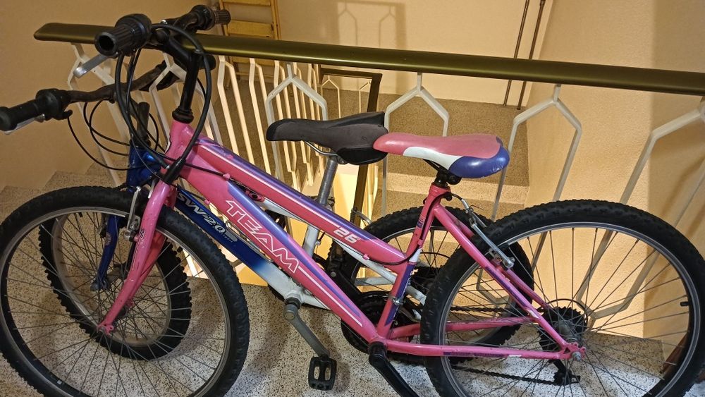 Duas bicicletas pra criança e adulto/adolescente