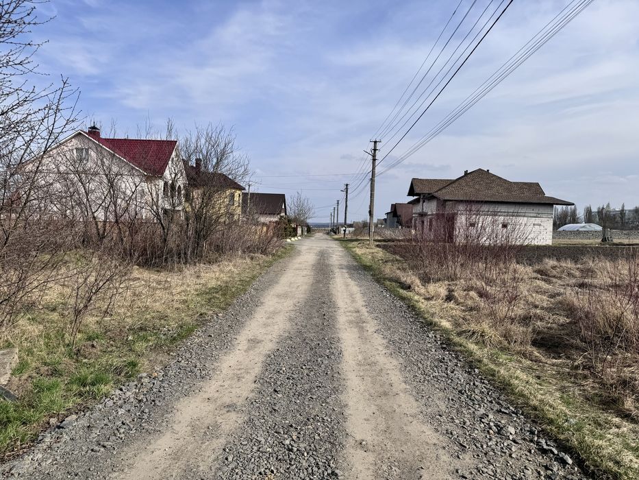 Продам 25 сот. Копистин вул. Лугова поряд одні новобудови!!!