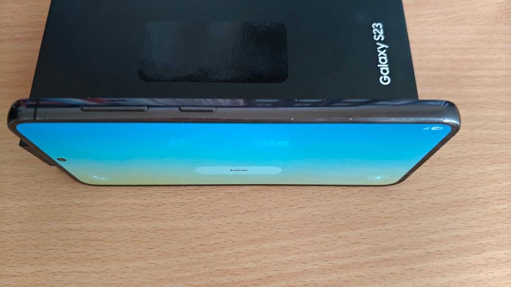 Samsung Galaxy S23 8/256 GB – stan bardzo dobry, bogaty zestaw