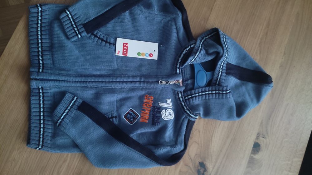 Sweterek chłopięcy rozpinany 0-3 miesiace NOWY