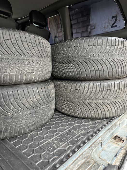 GOODYEAR 255/40R19 зима