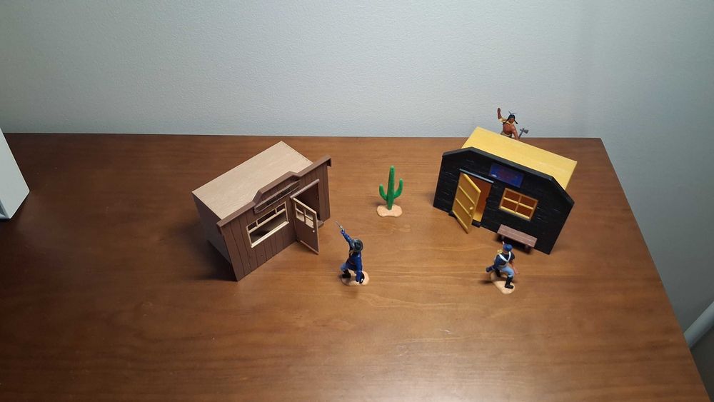 Timpo Toys: 3 Figuras + 1 complemento