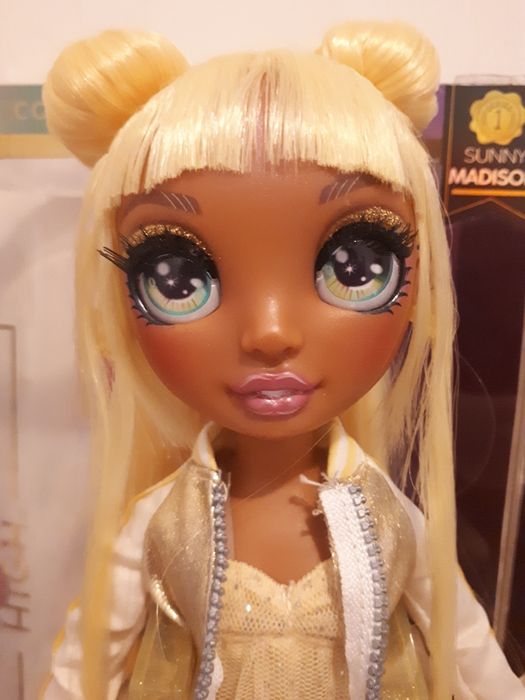 Boneca Rainbow High - Sunny Madison