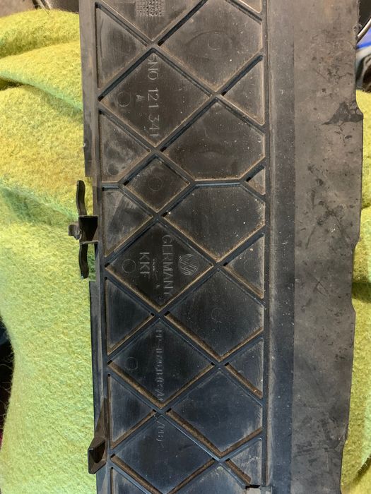 Дефлектор радіатора Volkswagen Tiguan 1 (2009-2011рр)