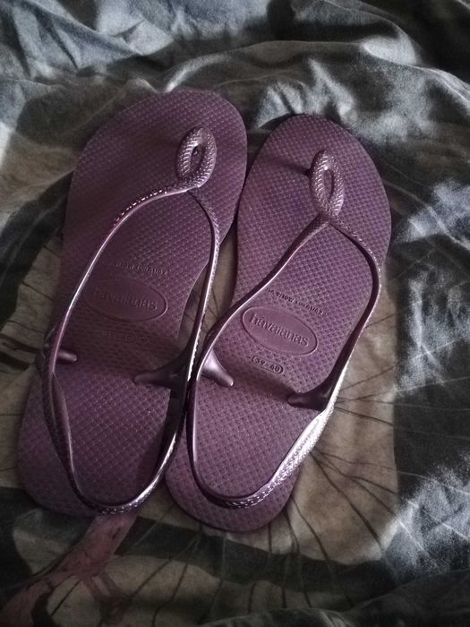 Vendo havaianas novas beringela