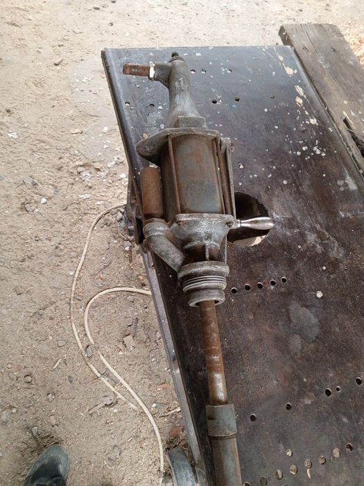 Продам ручной насос для перекачки топлива из бочек