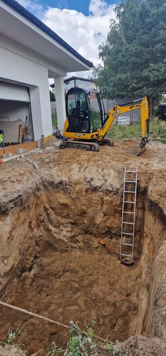 Usługi minikoparką, minikoparka, transport ziemi, wykopy