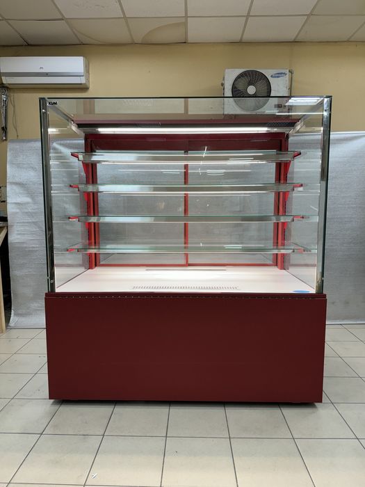 Вітрина для тістечок і тортів KUM eclair 1500