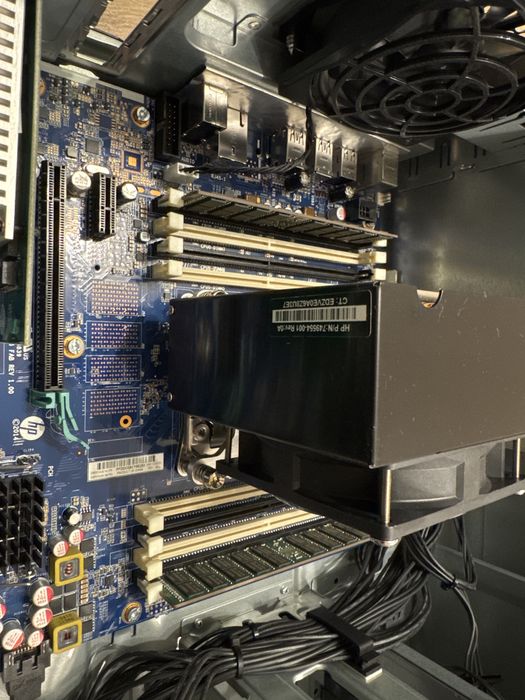 HP Z440 XEON E5 2697A 32 GB ram