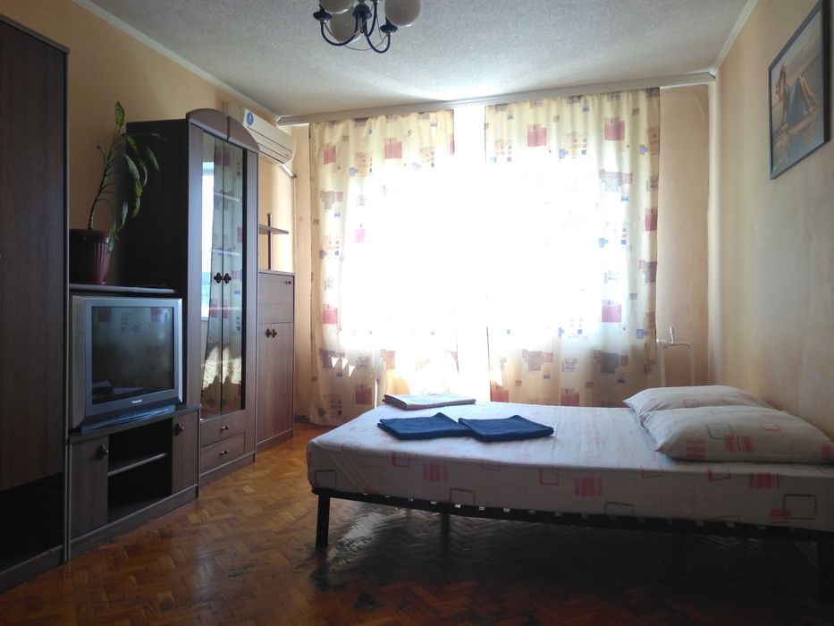 ТЦ "Smart Plaza" Оболонский пр-т 25. (дрим таун) метро 1-мин. ходьбы.