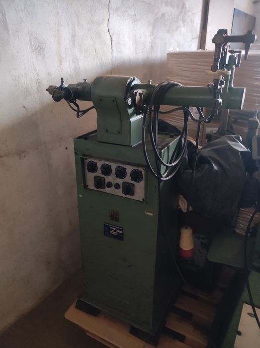 Máquina para a indústria do calçado